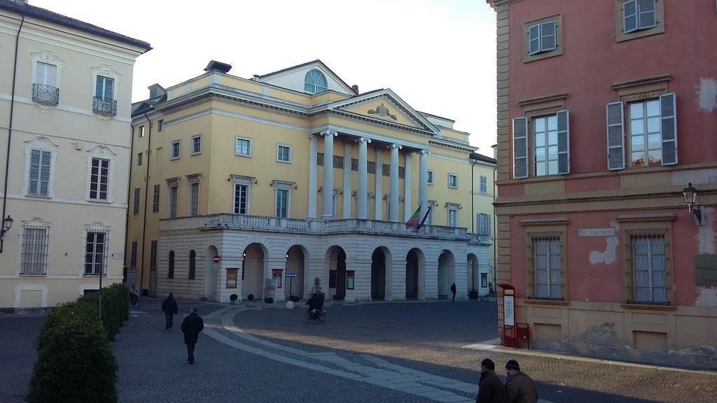 Residenza Teatro Piacenza Eksteriør billede